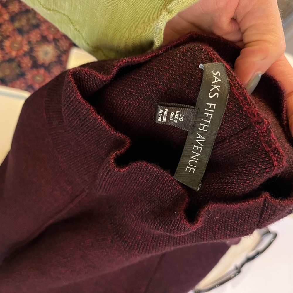 sweater - Picture 2 of 6